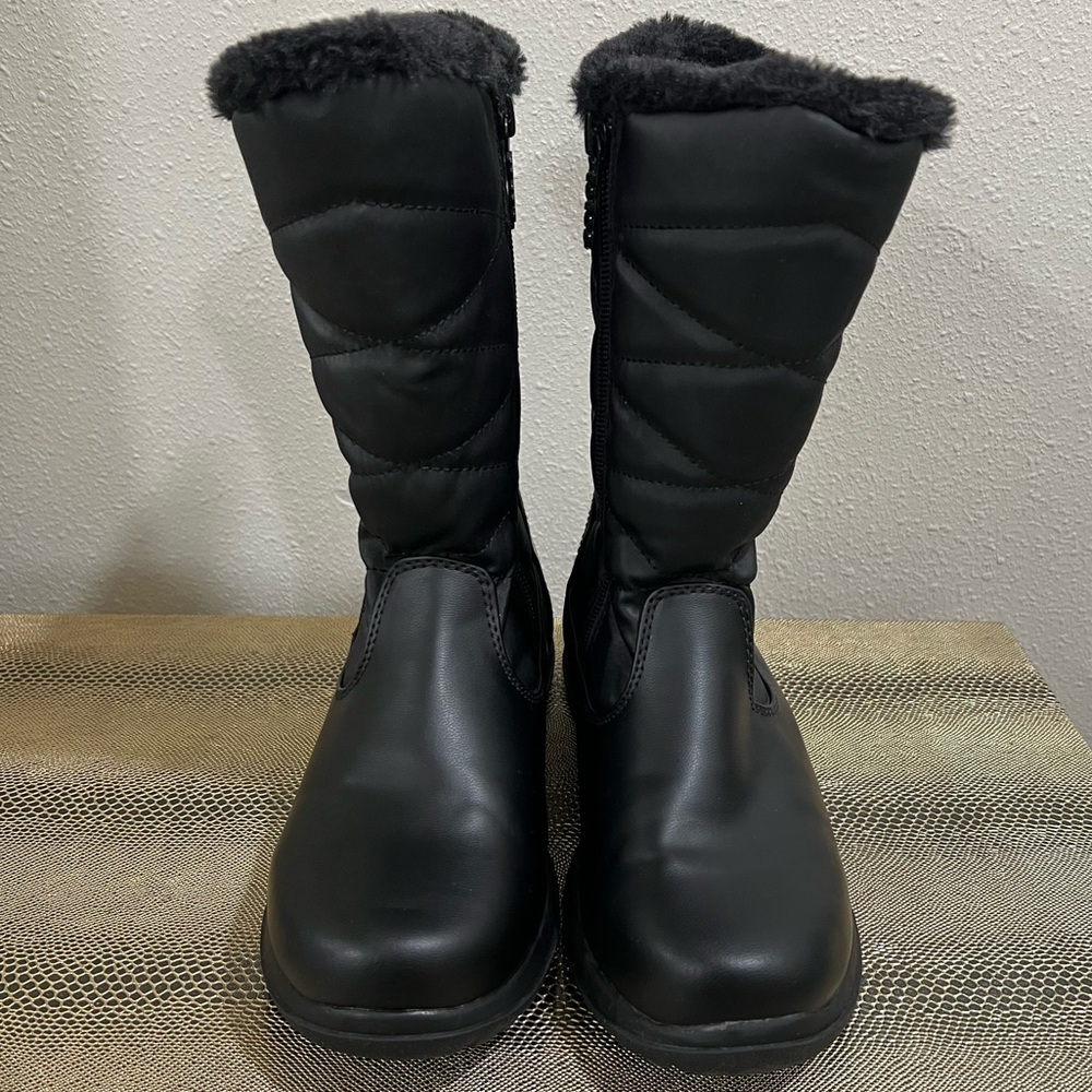 TOTES Black Faux Fur Edgen Quilted Waterproof Zip-Up Winter Boots | Size 6